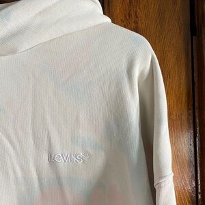 Levi's Off-White Hoodie with subtle marbled Pastel pattern